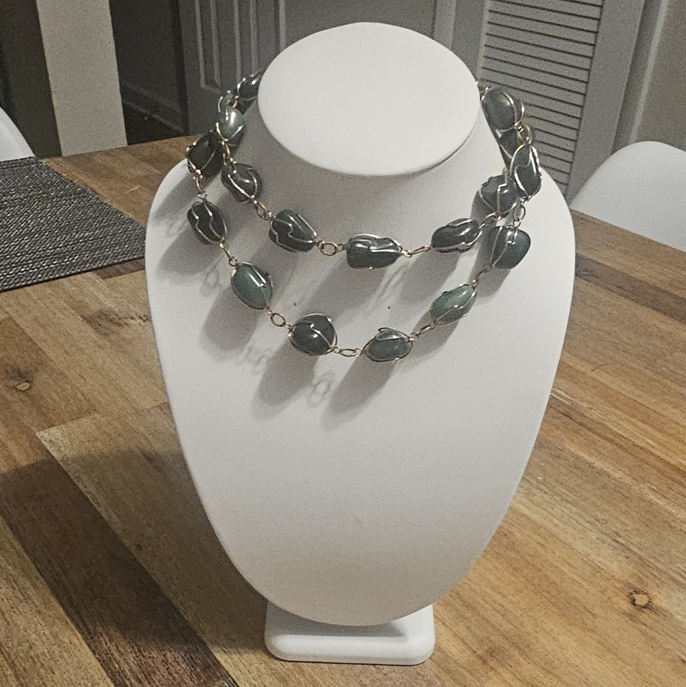 Vinage,Natural Green Aventurine Necklace Gemstone Gold Wire Wrap. - Picture 6 of 8